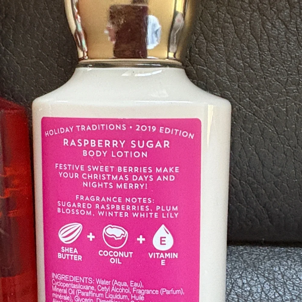 Bath and body works set in Santa’s blueberry shortbread and raspberry sugar